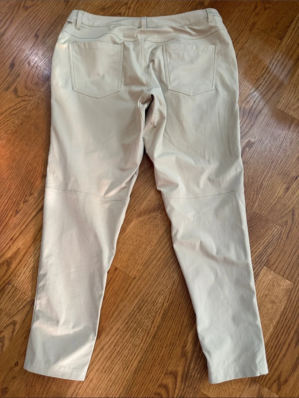 Lululemon Beige Cropped Performance Pants Size Approx 14